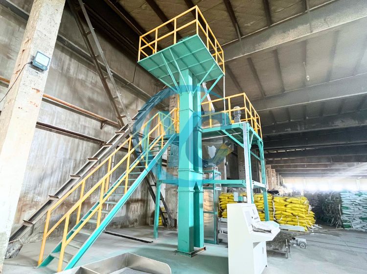 fertilizer mixing machinery.jpg