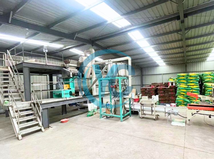 fertilizer blender machine.jpg