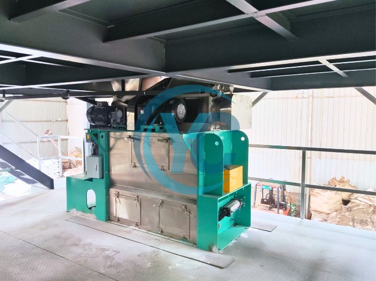 large batch mixer in fertilizer blending .jpg