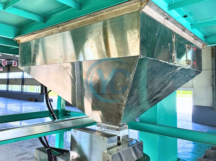 Fertilizer material silo.jpg