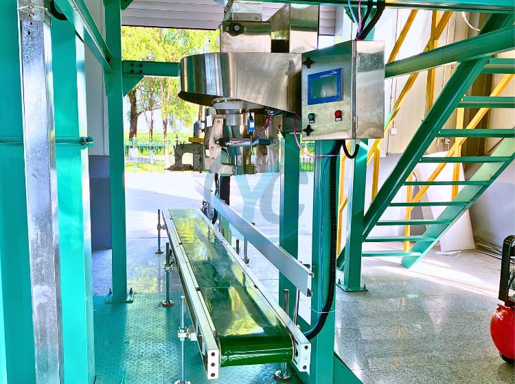 automatic fertilizer bagging machine.jpg
